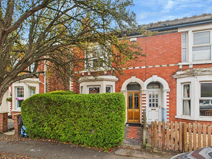 4 Bedroom Semi Detached House For Sale In Frampton Road, Gloucester, GL1