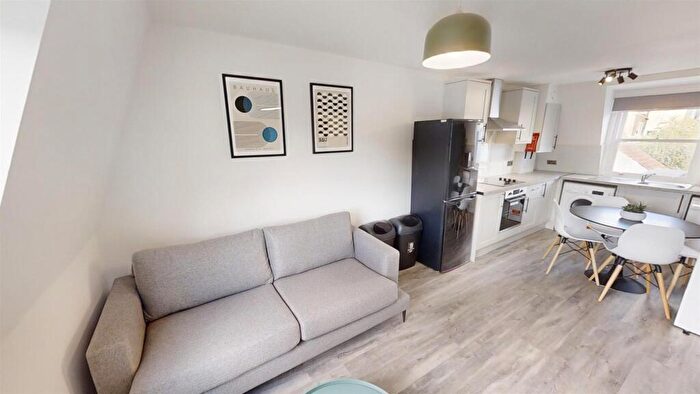 3 Bedroom Flat To Rent In Piccadilly Place, Bath, F4