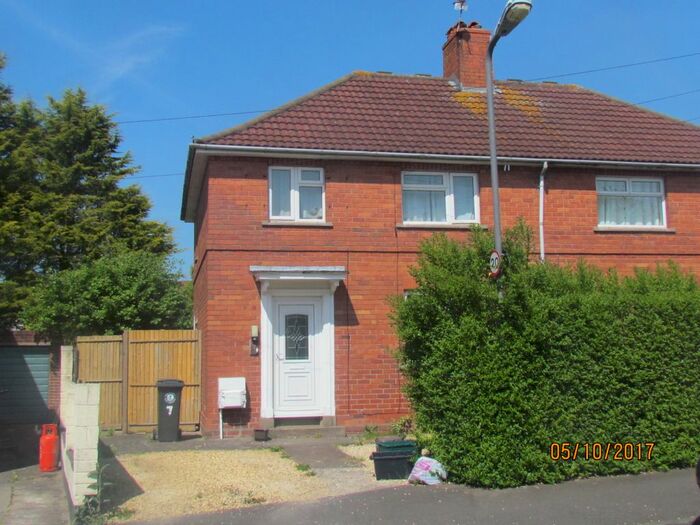 3 Bedroom Semi-Detached House To Rent In Tetbury Road, Kingswood, BS15