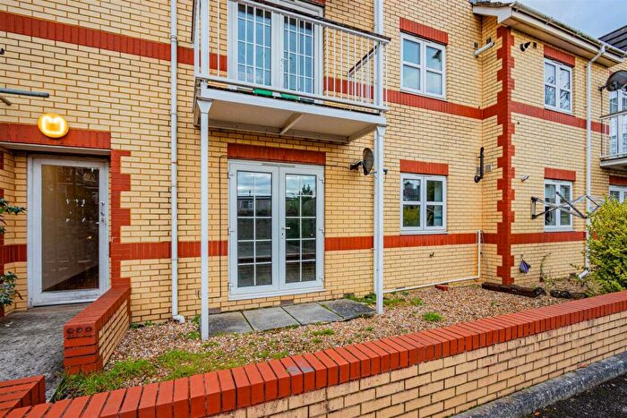 2 Bedroom Apartment To Rent In Oakfield Mews, Roath, CF24