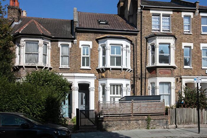 3 Bedroom Flat For Sale In Fenwick Road, Peckham, SE15