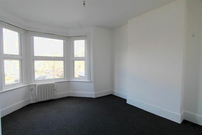 Studio To Rent In Well Hall Parade, London, SE9