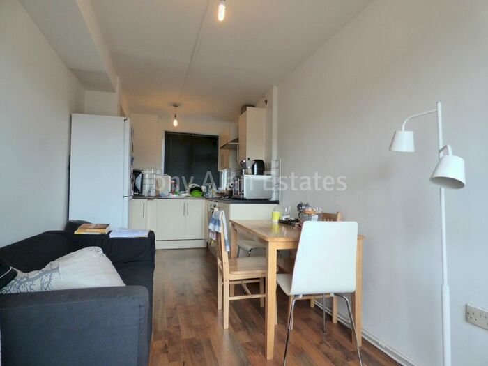 3 Bedroom Flat To Rent In Lynmouth Road, London, N16
