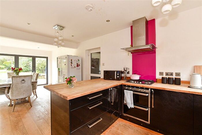 4 Bedroom Detached House For Sale In Sandown Grove, Tunbridge Wells, Kent, TN2