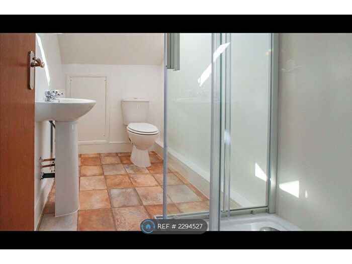 6 Bedroom Terraced House To Rent In Adderley Road, Leicester, LE2