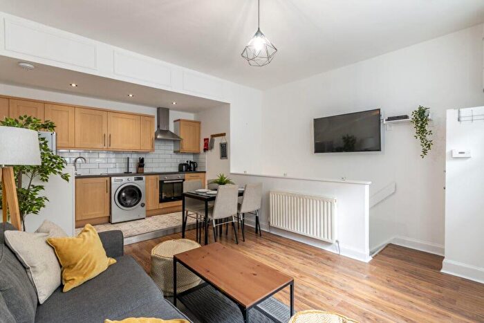 1 Bedroom Flat To Rent In L Albert Street, Edinburgh, EH7