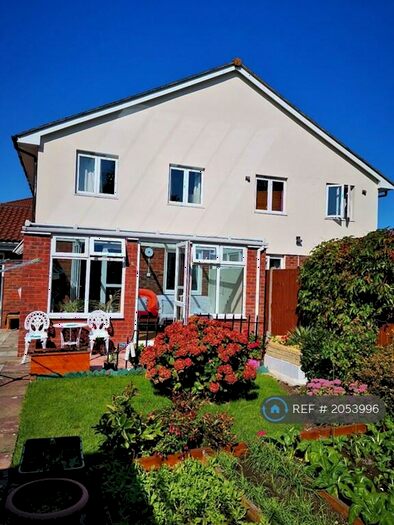 4 Bedroom Semi-Detached House To Rent In Shelley Way, Bristol, BS7