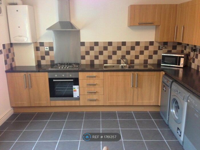 4 Bedroom Terraced House To Rent In Gadd Street, Nottingham, NG7