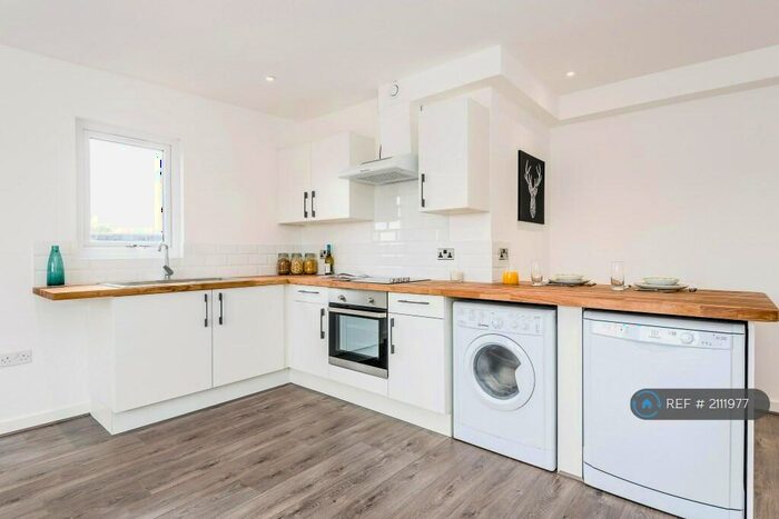 3 Bedroom Flat To Rent In Edge Of City Centre, Liverpool, L5