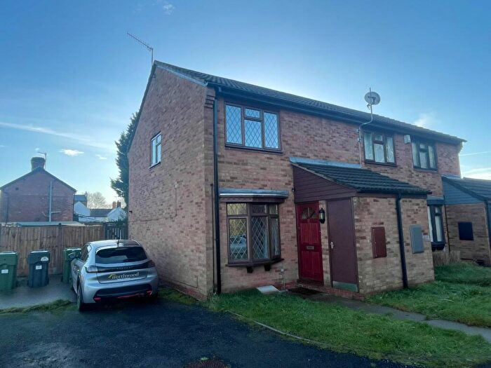 2 Bedroom End Of Terrace House To Rent In Sanders Road, Bromsgrove, B61