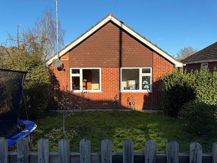 3 Bedroom Detached Bungalow For Sale In Moot Gardens, Downton, Salisbury, SP5