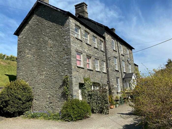 8 Bedroom House For Sale In Tregaron, SY25