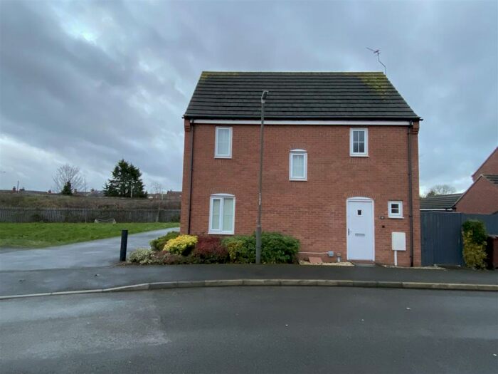 3 Bedroom Town House To Rent In Widdowson Road, Long Eaton, Nottingham, NG10