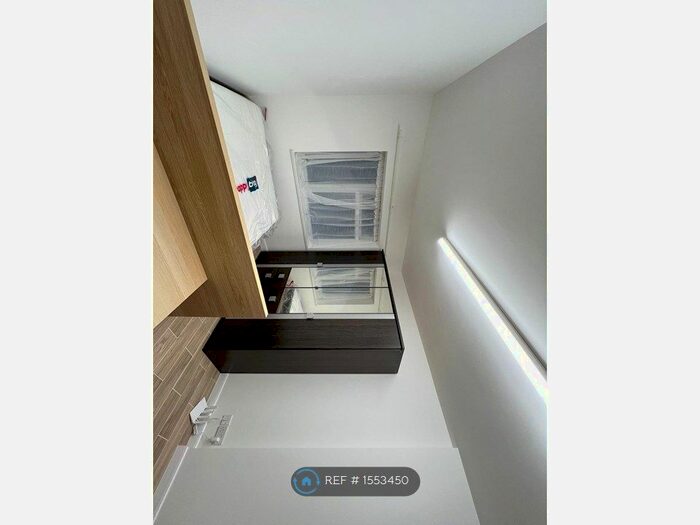 Studio To Rent In Crown Road, Ilford, IG6