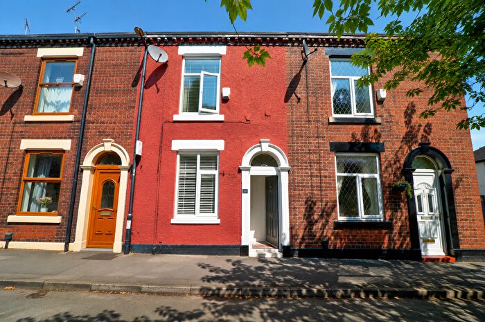 2 Bedroom Terraced House For Sale In Lees Street, Oldham, OL2