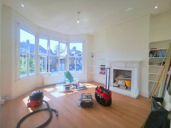 2 Bedroom Maisonette To Rent In Queens Road, Wimbledon, SW19