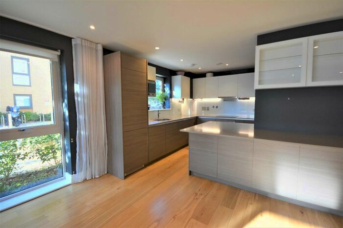 3 Bedroom Flat To Rent In Silverworks Close, Edgware, NW9