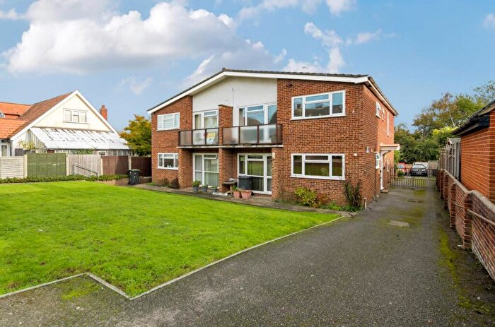 2 Bedroom Apartment For Sale In Burnan Road, Whitstable, CT5