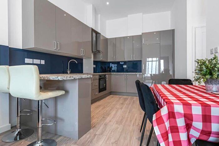 1 Bedroom Flat To Rent In Woking, Surrey, GU22