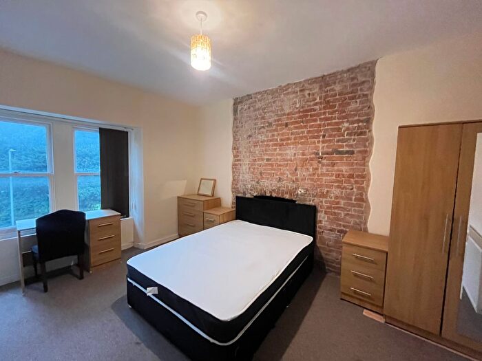 4 Bedroom Flat To Rent In Walters Rd, Swansea, SA1