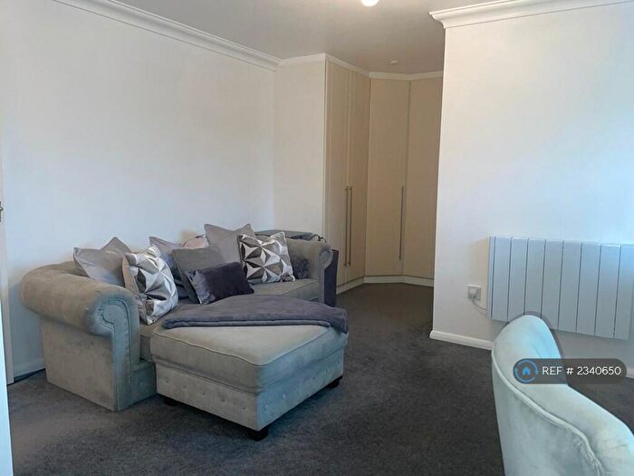 1 Bedroom Flat To Rent In Latimer Drive, Hornchurch, RM12