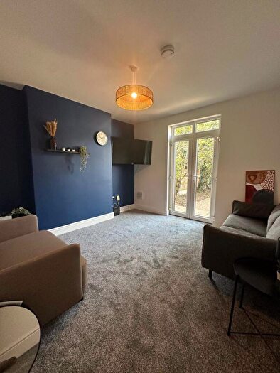 5 Bedroom Detached House To Rent In Beeston Road, Nottingham, NG7