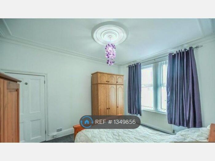 3 Bedroom Maisonette To Rent In Raby Street, Gateshead, NE8