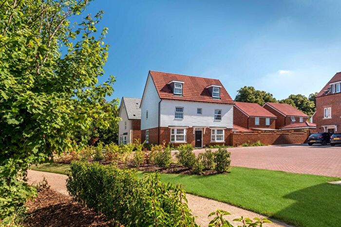 4 Bedroom Detached House For Sale In St Laurence Avenue, Aylesford, Maidstone, Kent, ME16