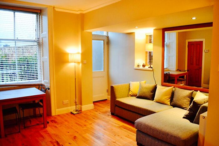1 Bedroom Flat To Rent In West Preston Street, Newington, Edinburgh, EH8