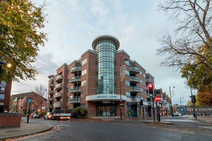 2 Bedroom Flat To Rent In Astoria Court, Purley, CR8