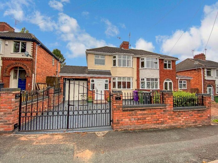 3 Bedroom Semi-Detached House To Rent In Wynchcombe Avenue, Penn, Wolverhampton, WV4