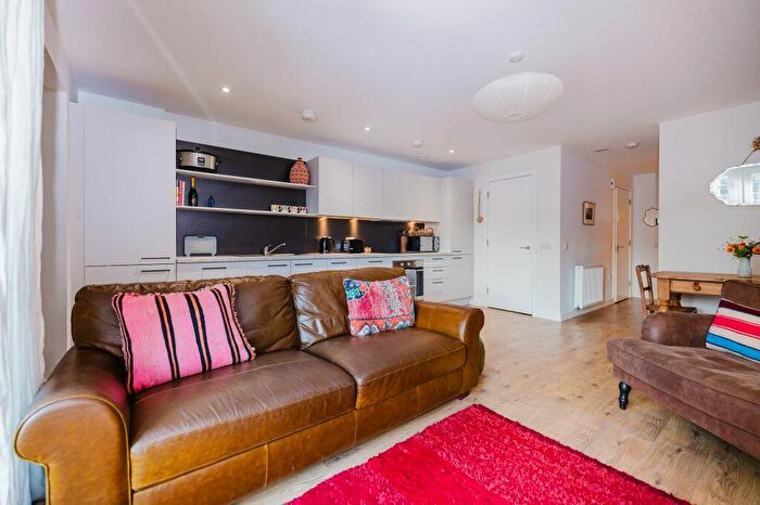 1 Bedroom Flat For Sale In Pillans Walk, Ropemaker Street, Edinburgh, EH6