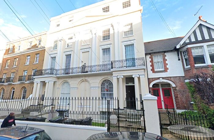 1 Bedroom Flat To Rent In Windmill Street, Gravesend, Kent, DA12