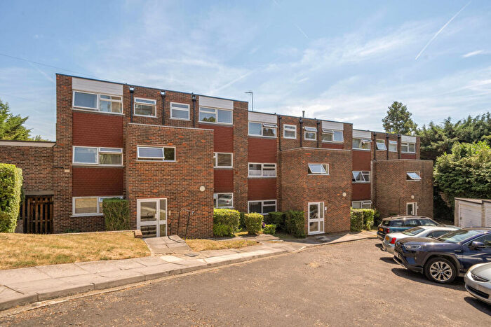1 Bedroom Flat To Rent In Surrey, Woking, GU22