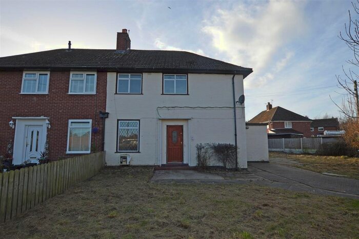 3 Bedroom Semi-Detached House For Sale In Coronation Close, Bodelwyddan LL18