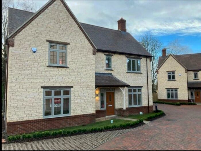 4 Bedroom Detached House For Sale In Roade Hill, Ashton, Northampton, NN7