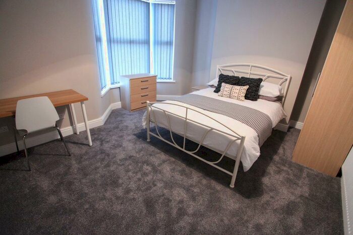 5 Bedroom Terraced House To Rent In Jubilee Drive, L7