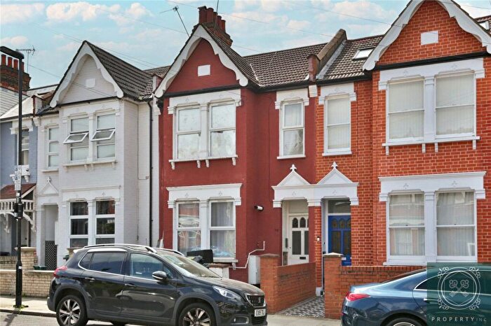 Apartment To Rent In Broadwater Rd, Tottenham, N17