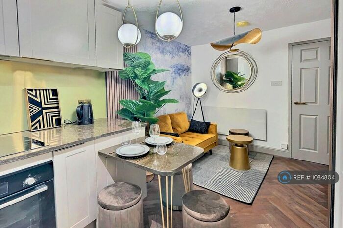 2 Bedroom Flat To Rent In , London, E17