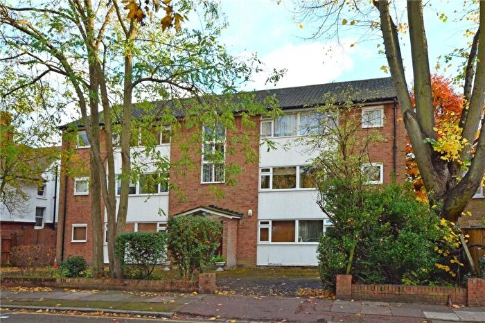 2 Bedroom Apartment For Sale In Oakcroft Road, Lewisham, London, SE13