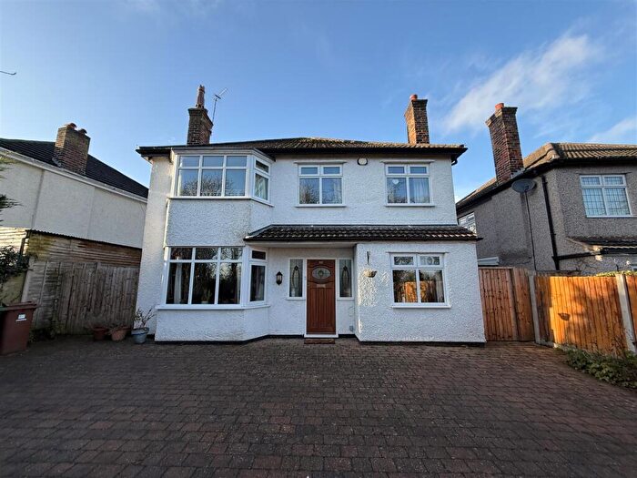 4 Bedroom Detached House For Sale In Pensby Road, Heswall, Wirral, CH61