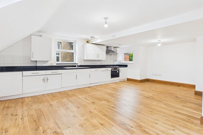 2 Bedroom Flat To Rent In Clifton Road, Norwood Junction, SE25