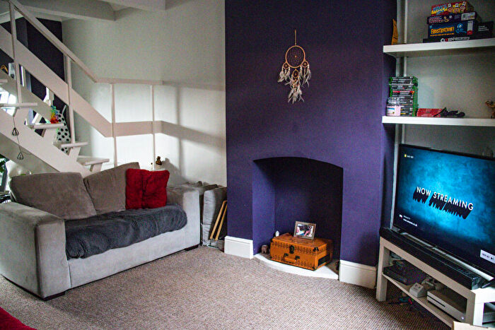 2 Bedroom Terraced House To Rent In Queen Street, LN5