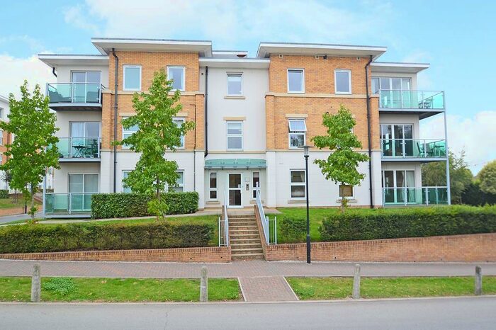 2 Bedroom Apartment To Rent In Highbury Drive, KT22