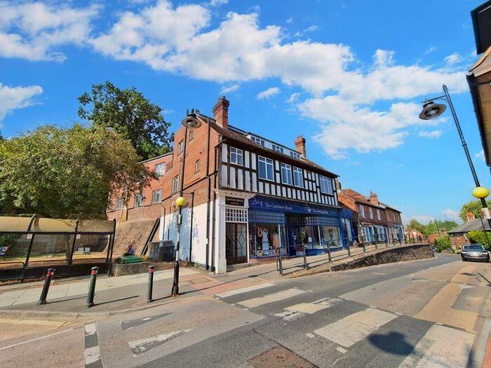 3 Bedroom Apartment To Rent In Lower Street, Haslemere, GU27