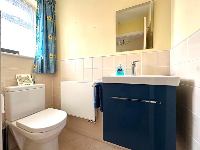 4 Bedroom Detached House For Sale In Conyngham Road, Meadowfields, Northampton, NN3