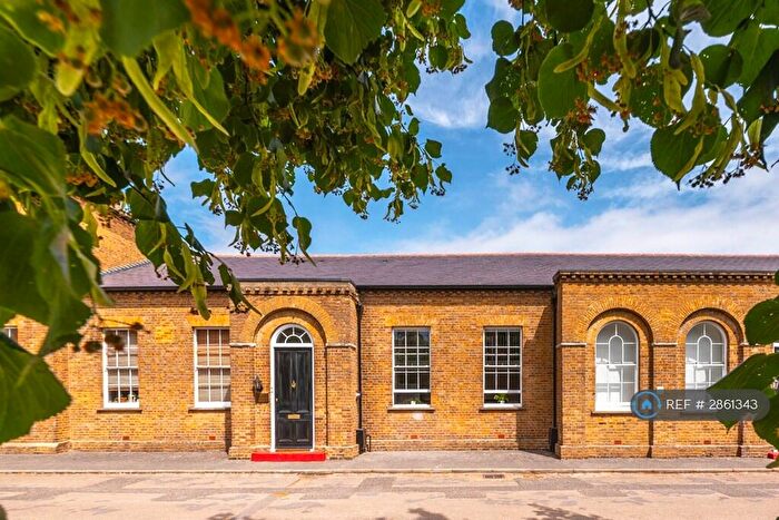 1 Bedroom Maisonette To Rent In Greenhill Terrace, London, SE18