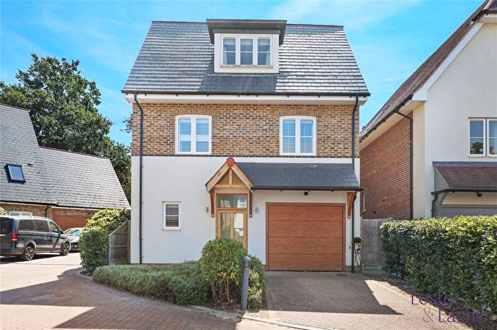 4 Bedroom Detached House For Sale In Chigwell Grange, Chigwell, Essex, IG7