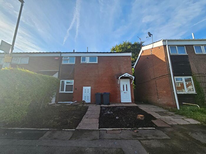 3 Bedroom House To Rent In Richmond Croft, Birmingham, B42