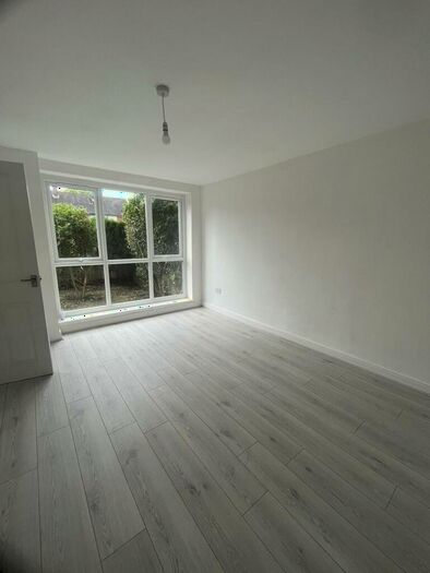 3 Bedroom Town House To Rent In Wolsey Close, Radcliffe, Manchester, M26